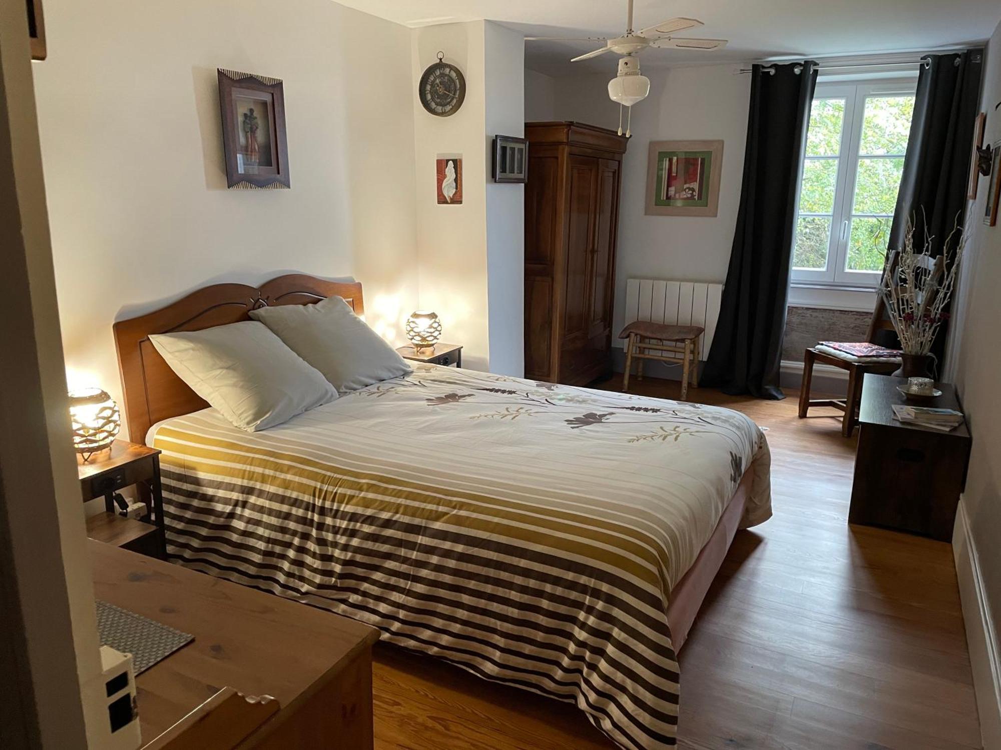 Les Agapanthes Bed & Breakfast Vaux-en-Beaujolais Exterior photo