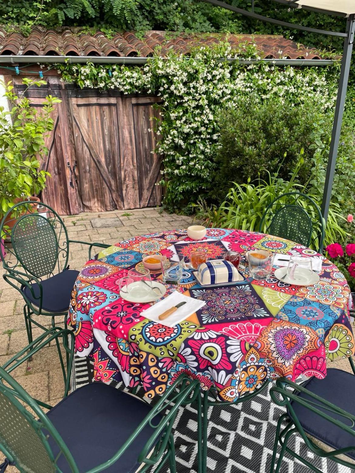 Les Agapanthes Bed & Breakfast Vaux-en-Beaujolais Exterior photo